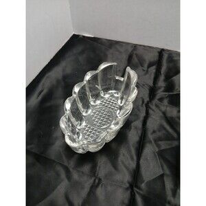 ​Vtg Pressed‎ Glass Oval Celery Relish Dish Notch Spoon Rest Diamond Point 4"